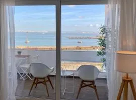 Lisbon South Bay modern apartment with river view