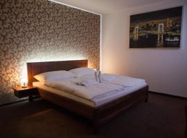 Penzión Arizona，位于兹拉特莫拉夫采的酒店