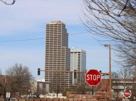 Condo in Downtown Little Rock，位于小石城的酒店