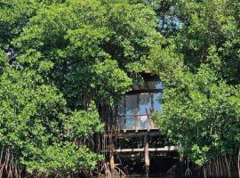 Willo's Treehouse，位于Escuintla的带热水浴缸的酒店