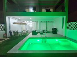 Casa de Playa Luxury Laguna Azul Tacna，位于塔克纳的酒店