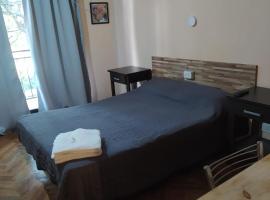 Hotel Manzanares Plaza，位于布宜诺斯艾利斯的酒店