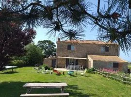 Gîte rénové avec jardin clos, proche plages, Wifi, parking pour voiture électrique - FR-1-426-164
