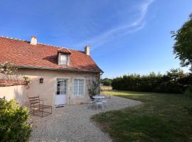 Gîte en Berry avec jardin, cheminée, jeux enfants - calme assuré en pleine nature - FR-1-591-158，位于Sainte-Fauste的酒店