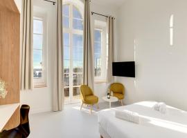 IMMOGROOM - Apparements luxueux - 2min du Palais - Vue mer - Clim，位于戛纳的公寓