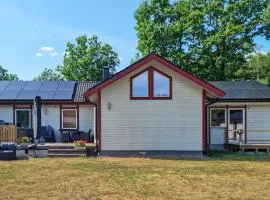 Beautiful Home In Rockneby With Jacuzzi