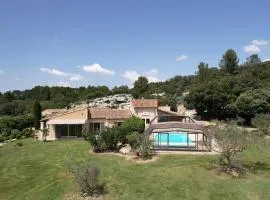charming villa with heated swimming pool near eygalières, in the heart of the regional natural park of the alpilles in provence – 8 people