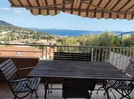 2-room apartment with a magnificent view of the sea, in carqueiranne in the var, 12km from the isles de porquerolles boarding port – 2/4 people