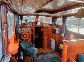 Motorjacht Flint，位于阿姆斯特丹的酒店