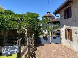 La Grange，位于Coutouvre的酒店