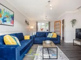 Ascot 4BR Perfect Winter Home by Sentinel Living Short Lets & Serviced Accommodation With Free Parking