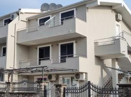 Apartments Ljubica Tivat，位于蒂瓦特的酒店