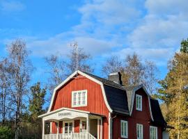 Charming Swedish Cottage from 1909，位于马卡吕德的度假屋