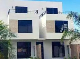 Aire acondicionado Parking Llegada autónoma Duermen 8 huespedes