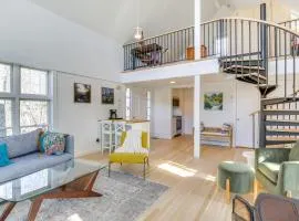 Dreamy Hudson Valley Cottage with State Park Views