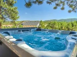 Vacation Home with Mountain Views HotTub & Arcade