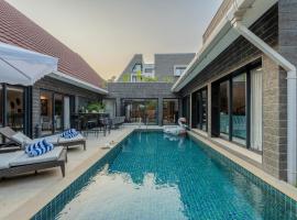 City chic Luxury villa with Private pool available as 3bhk and 6Bhk，位于果阿旧城的酒店