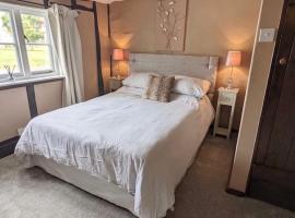 Comfy Cottage Homestay Nr Chelmsford. Free Parking Great Views.，位于Great Waltham的民宿