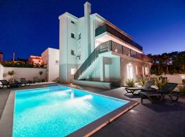Luxury Apartments Villa Lacrima，位于希洛的酒店