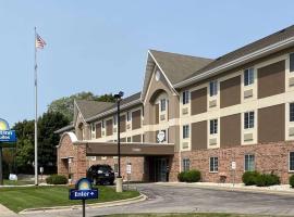 Days Inn & Suites by Wyndham Green Bay WI，位于绿湾奥斯丁斯特劳贝尔国际机场 - GRB附近的酒店