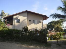 Suítes Paquetá Ilhabela，位于伊利亚贝拉的度假屋
