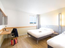 Ibis Budget Fréjus St Raphaël centre et Plage，位于弗雷瑞斯的酒店