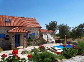 Holiday Home Toma，位于Puljane的酒店