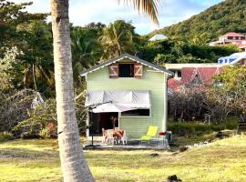 971C - "Ti Calebasse" an atypical cottage，位于下岛的海滩短租房