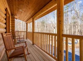 Studio apartment at Sugarloaf Log House，位于Dickerson的公寓