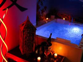 Le Jade Rouge - Love Gîte Japonais en Normandie，位于Barenton的酒店