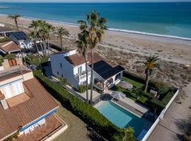 Exquisita Villa Frente al Mar，位于萨贡托的酒店