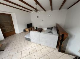 Maison proche de la campagne au calme 7-8 personnes，位于Cambon的酒店