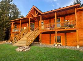 Mountain Views! Copper Cannon Lodge in Franconia，位于法兰克尼亚的别墅