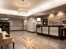 曼斯菲尔德 - 汉普顿酒店及套房，位于曼斯费尔德的酒店