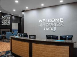 埃文斯维尔机场希尔顿恒庭酒店，位于埃文斯维尔的酒店