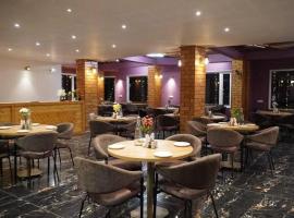 The Aesthetic Hotel & Restaurant，位于比姆塔尔的酒店