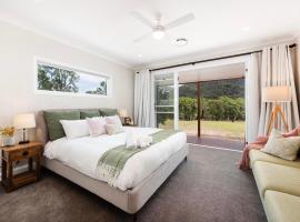 Lazy Frog Lodge Mudgee country luxury，位于马奇的带按摩浴缸的酒店