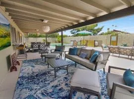 Mid-Century Perfect-Heated Pool & 2 mi to Old Town