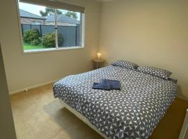 Garden View - Newly furnished Queen bedroom，位于库克角的民宿