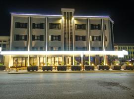 Imperial Hotel Express，位于基苏木西非银行联合购物中心附近的酒店