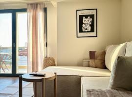 Uddo Apartment，位于科莫蒂尼的酒店