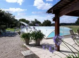 Maison familiale avec piscine, grand jardin clos et équipements de loisirs - FR-1-306-898