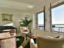 L Ostra 1, appartement haut standing front de mer à Cancale sur le Port de La Houle，位于康卡勒的豪华型酒店