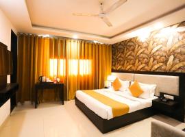 Hotel Aashiyana New Delhi，位于新德里德里英迪拉•甘地国际机场 - DEL附近的酒店
