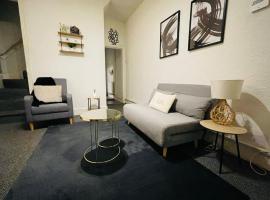 Cosy 3 Bed Home City Centre，位于Parkside的酒店