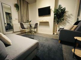 Cosy 3 Bed Home City Centre，位于Parkside的酒店