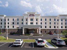 Hampton Inn and Suites Fayetteville, NC，位于费耶特维尔的酒店