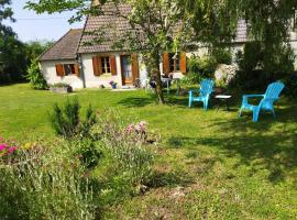 Gîte au calme avec verger, à proximité de randonnées et sites culturels - FR-1-586-9，位于Le Châtelet的酒店