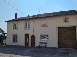 Gîte chaleureux sur une ferme en activité près de Nancy, idéal balades et proche commerces - FR-1-584-181
