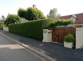 Gîte tout confort avec jardin fleuri, idéal pour pêche et balades, proche du Blanc et activités aériennes - FR-1-591-379，位于Saint-Hilaire-sur-Bénaize的酒店
